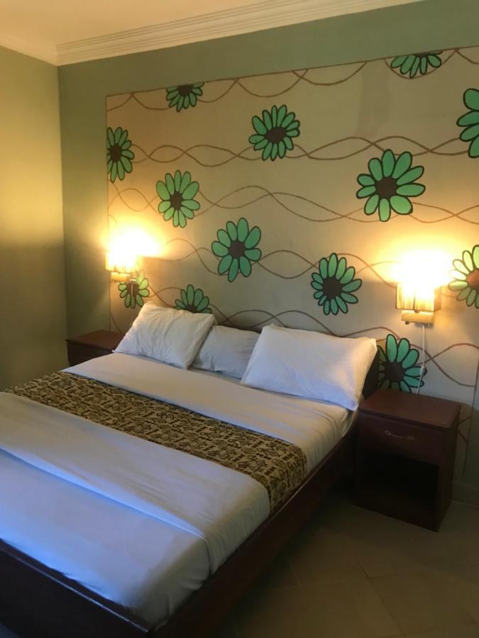 Bamboo Garden Hotel Serrekunda Luaran gambar