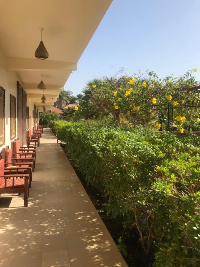 Bamboo Garden Hotel Serrekunda Luaran gambar