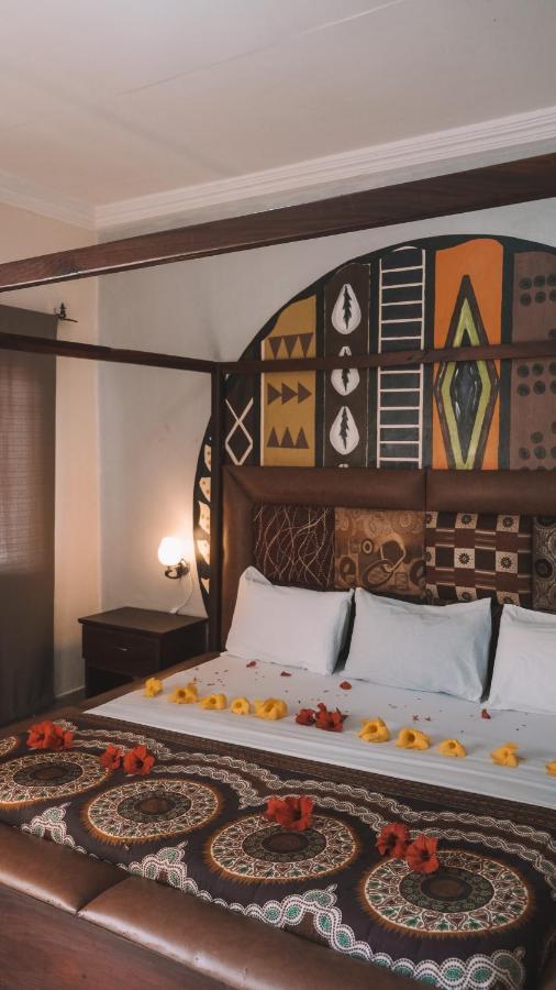 Bamboo Garden Hotel Serrekunda Luaran gambar