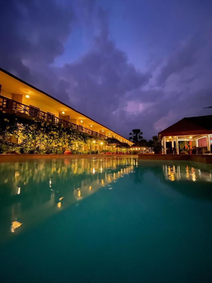 Bamboo Garden Hotel Serrekunda Luaran gambar