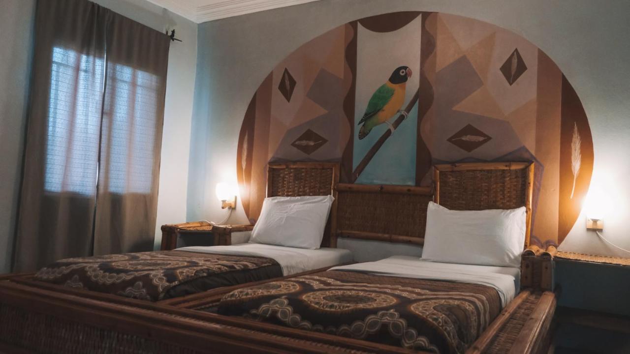 Bamboo Garden Hotel Serrekunda Luaran gambar
