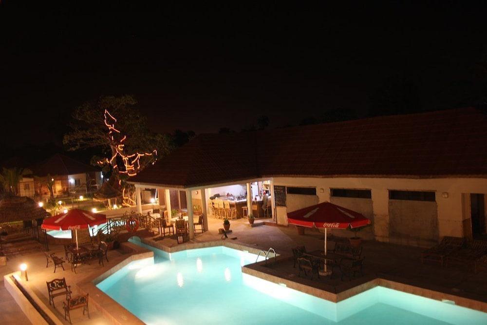 Bamboo Garden Hotel Serrekunda Luaran gambar