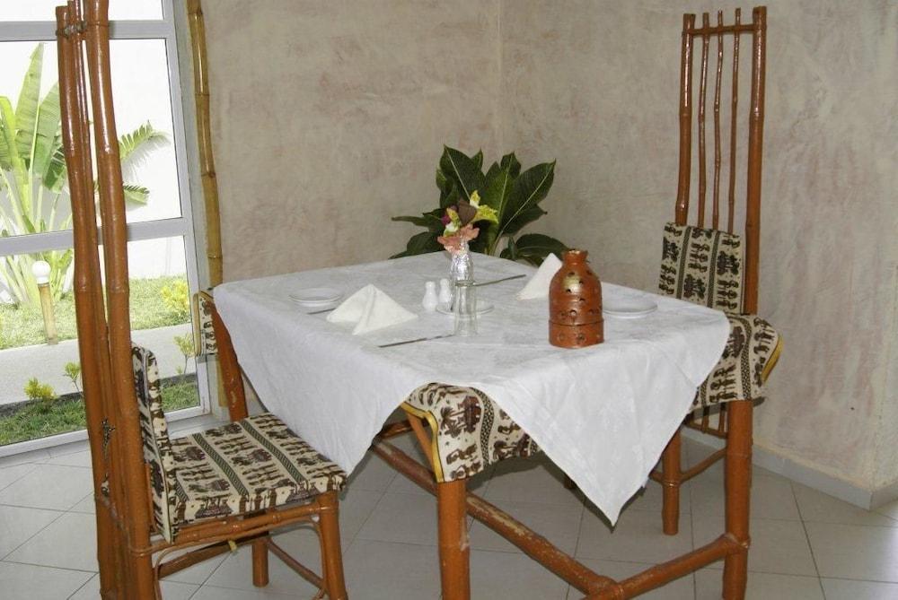 Bamboo Garden Hotel Serrekunda Luaran gambar