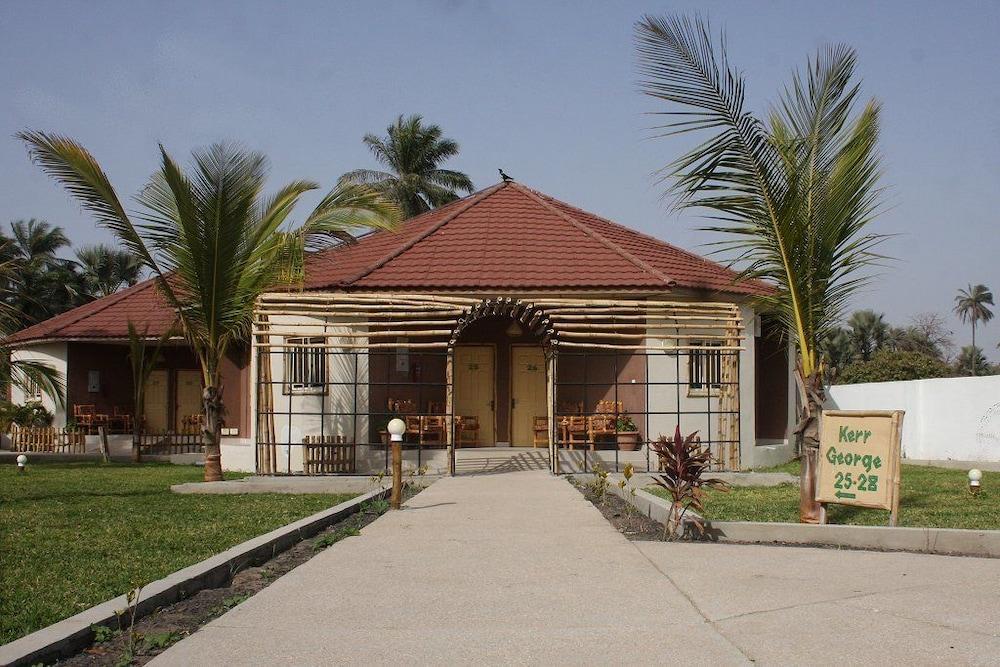 Bamboo Garden Hotel Serrekunda Luaran gambar