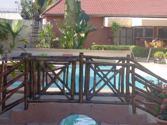 Bamboo Garden Hotel Serrekunda Luaran gambar